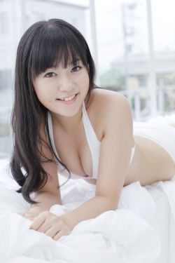 年轻漂亮的女邻居4